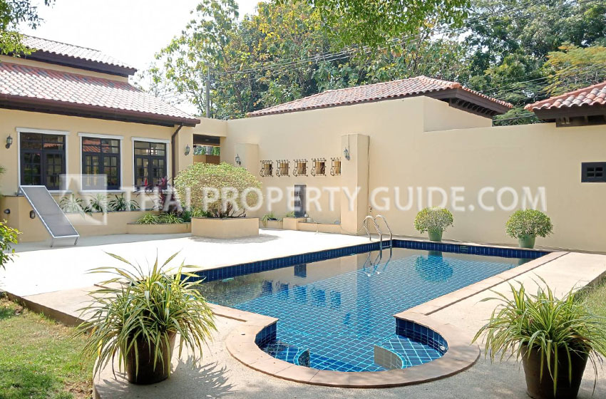 House with Private Pool in Nichada Thani 